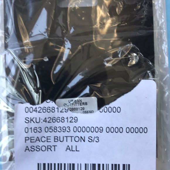 🌈Urban Outfitters Button Set of 3 🌟NEW✨ - Picture 4 of 9